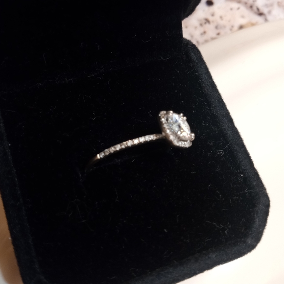 Ring - Picture 4 of 5